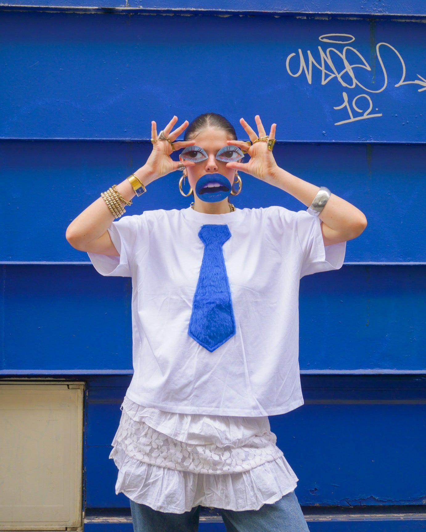 tie-shirt bleu